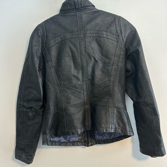 Danier women’s xs Black Leather zip up Jacket - Picture 7 of 8